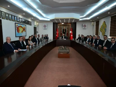 IMB Yönetim Kurulu olarak Isparta Valisi Sn. Abdullah Erin’e ziyaret gerçekleştirilmiş olup kendisine Fahri Üyelik Belgesi takdim edilmiştir.